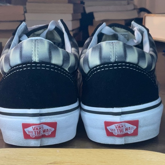 Clean stylish vans, worn once and stored in box. - Picture 4 of 4